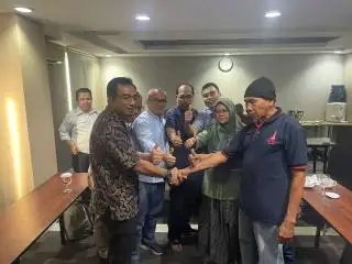 'Perang' Arara Abadi dengan Warga Dosan Selesai