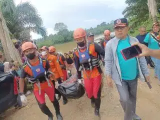Tenggelam Bersama 4 Truk Sawit, Jumino Ditemukan Meninggal