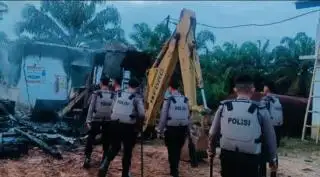 Buntut Tewasnya Maling Sawit, Kantor dan Aset PT AKG Dibakar Massa