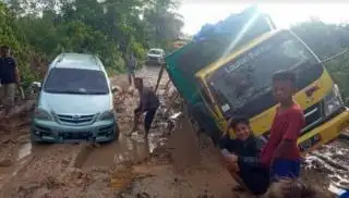 Kontribusi Perusahaan Sawit Perbaiki Jalan Diapresiasi, yang Lain Mana?