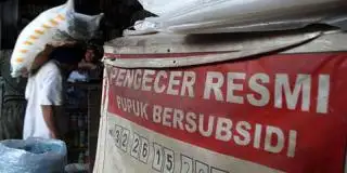 Petani Tak Perlu Repot Lagi Beli Pupuk Subsidi, Cukup Bawa KTP Saja!