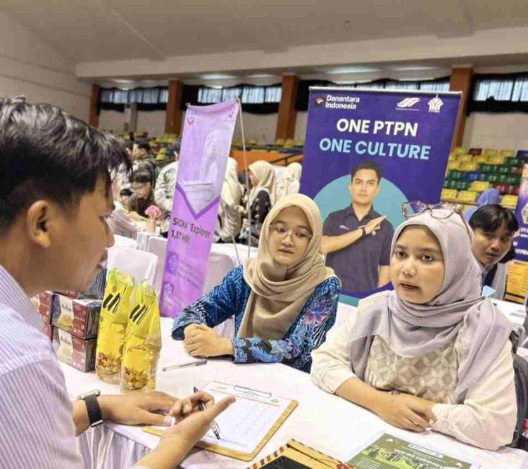 PTPN IV Regional III Buka Peluang Karier Generasi Muda Melalui Riau Job Fair 2025