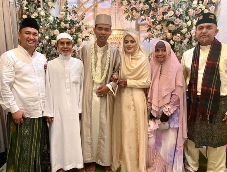 UAS Resmi Nikahi Gadis Jombang 19 Tahun