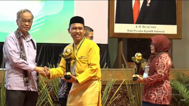 SMP Astra Agro Lestari Raih Penghargaan Sekolah Adiwiyata Mandiri Tahun 2022