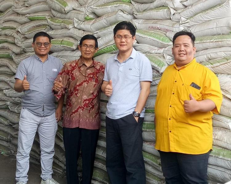 Siasati Perawatan Kebun dengan Pupuk Organik Berkualitas Mentereng