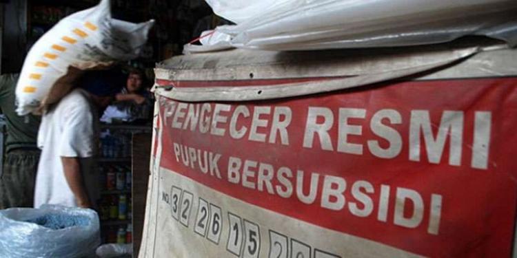 Petani Tak Perlu Repot Lagi Beli Pupuk Subsidi, Cukup Bawa KTP Saja!
