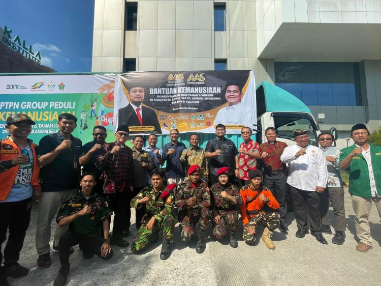 PTPN Serahkan 5,5 Ton Sembako Bantu Korban Banjir Bandang di Sulsel