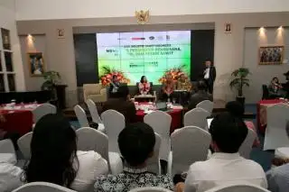 Akademisi, Birokrat, Pengusaha, dan Petani Duduk Semeja Bahas Tantangan Industri Sawit