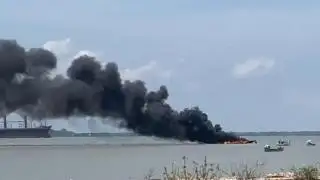 Perahu Bermuatan CPO Terbakar di Perairan Desa Sembilangan, ini Pemicunya