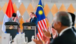 Di Depan PM Anwar Ibrahim, Prabowo Ajak Malaysia Kawal Komoditas Kelapa Sawit