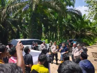 Bawa Sejumlah Tuntutan, Masyarakat Sihapas Barumun Geruduk Perusahaan Sawit