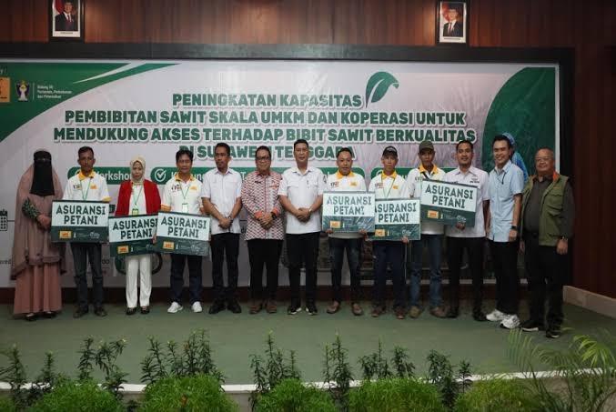 Petani Sawit Sultra Dapat Asuransi Kecelakaan Kerja Gratis Setahun