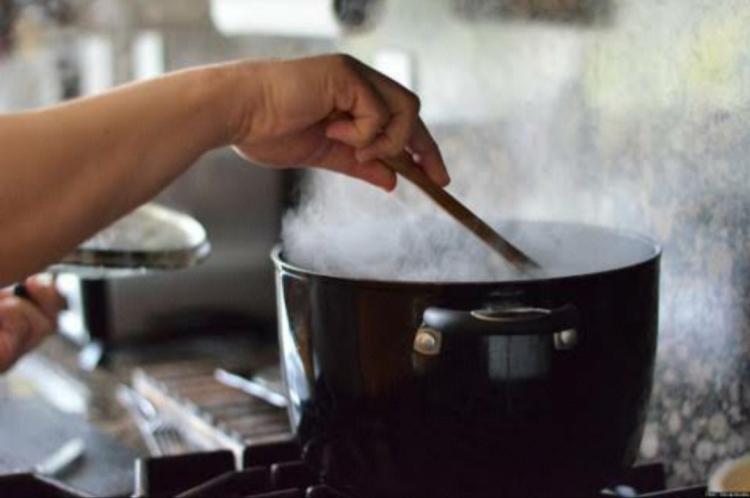 Awas! Asap Minyak Goreng di Dapur Bisa Picu Kanker Paru