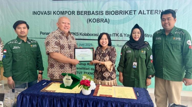 Dengan KOBRA, Limbah Sawit Diubah Jadi Energi Masak Ramah Lingkungan