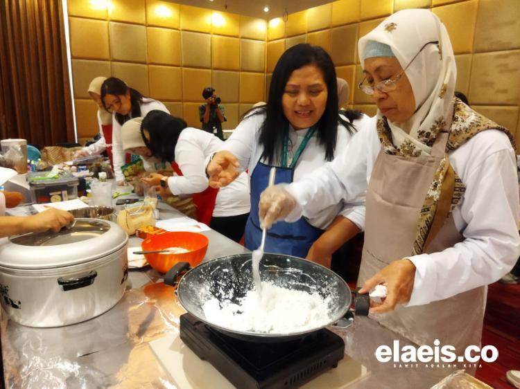Mengadon Sari Pati Sawit dari Kota Lumpia