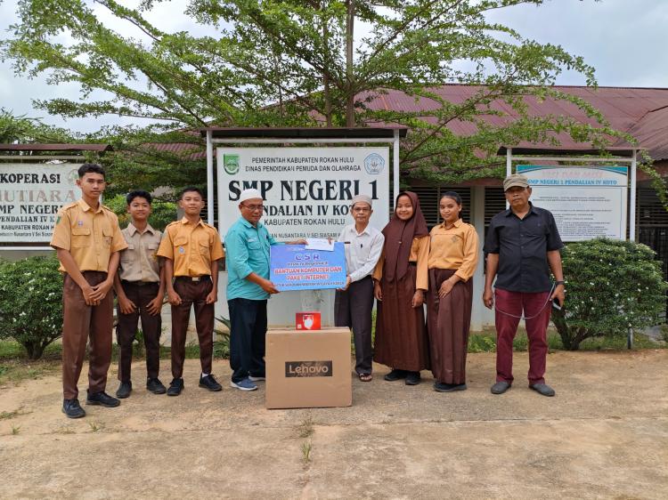PTPN IV Regional III Telah Salurkan Rp2,4 Miliar untuk Perkuat Ekonomi dan Pendidikan di Rokan Hulu