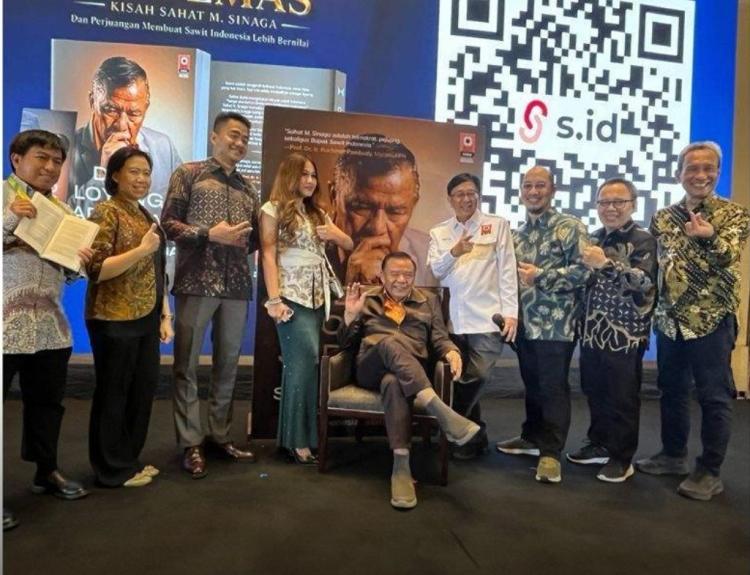 Momen Launching Buku, Sahat Sinaga Tawarkan Solusi Pangkas Emisi Sawit 78 Persen