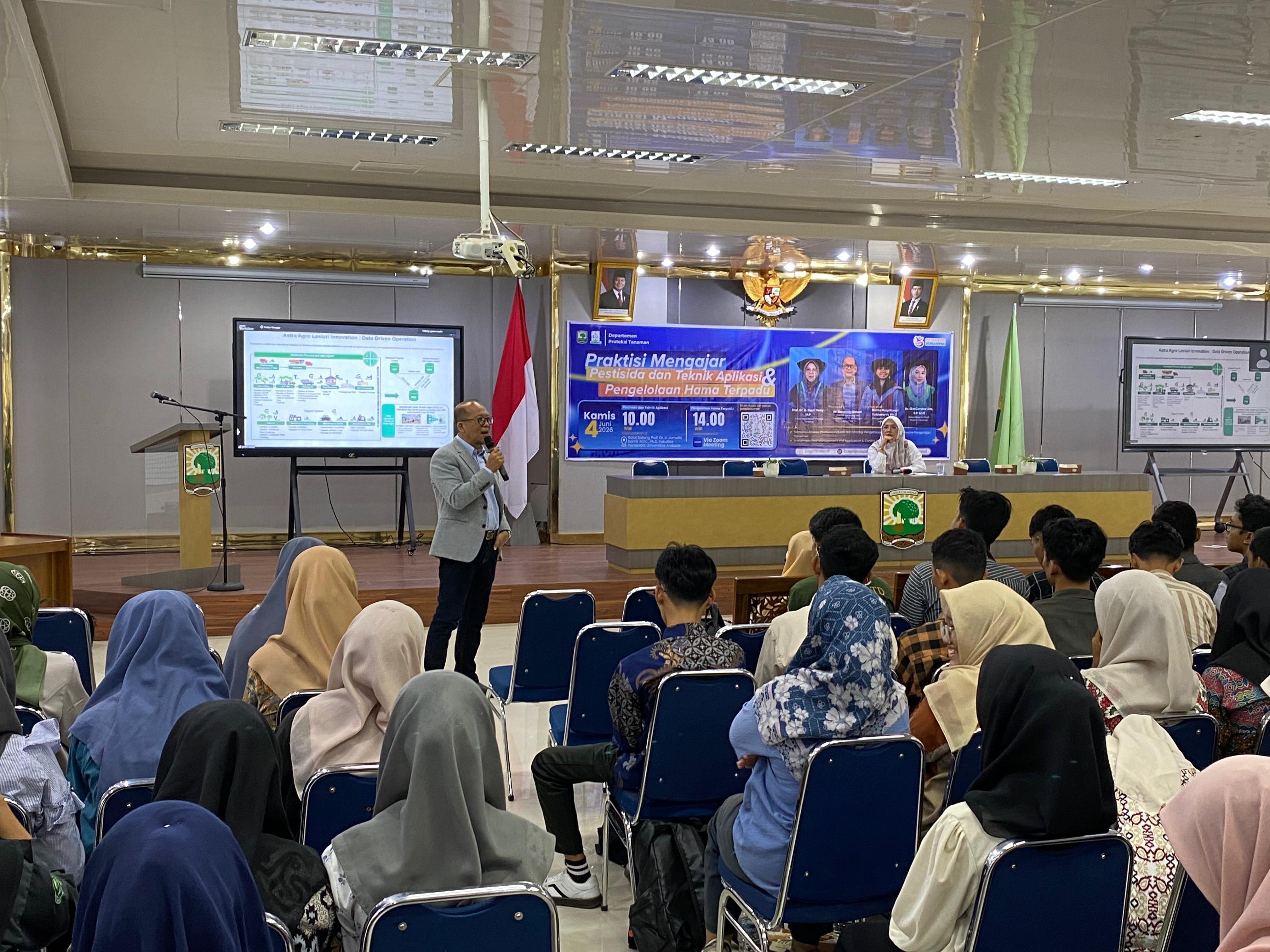 Astra Agro Lanjutkan Program Goes to Campus di Unand, Kenalkan Praktik Sawit Berkelanjutan kepada Mahasiswa