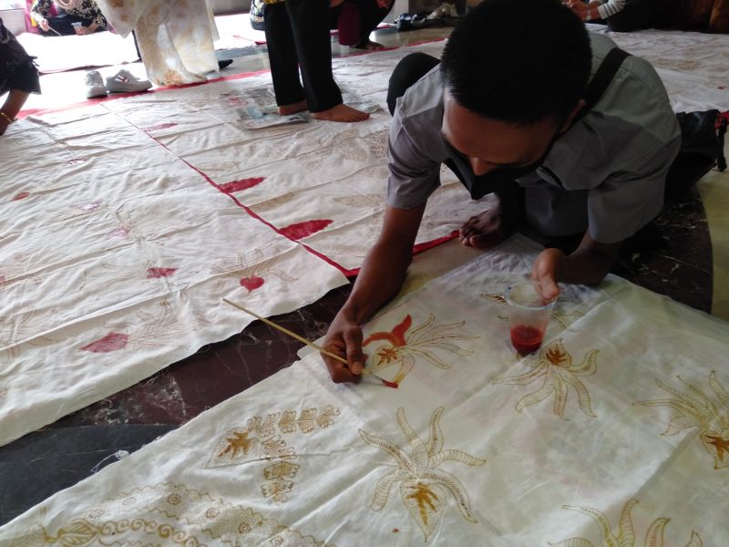 Batik Sawit, Peluang Ekonomi Baru Bagi Petani Sawit